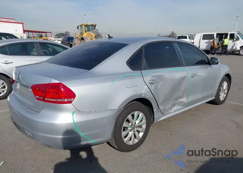 2013 Volkswagen Passat S z USA, uszkodzony, nr VIN 1VWAP7A37DC084353